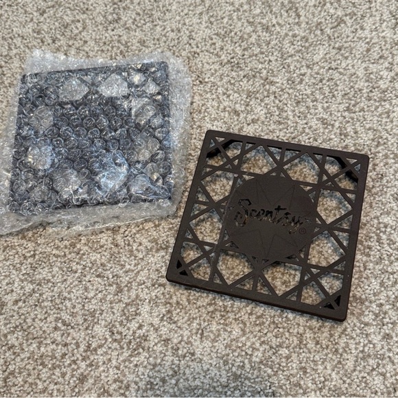 Scentsy Warmer Pedestals - Picture 7 of 7